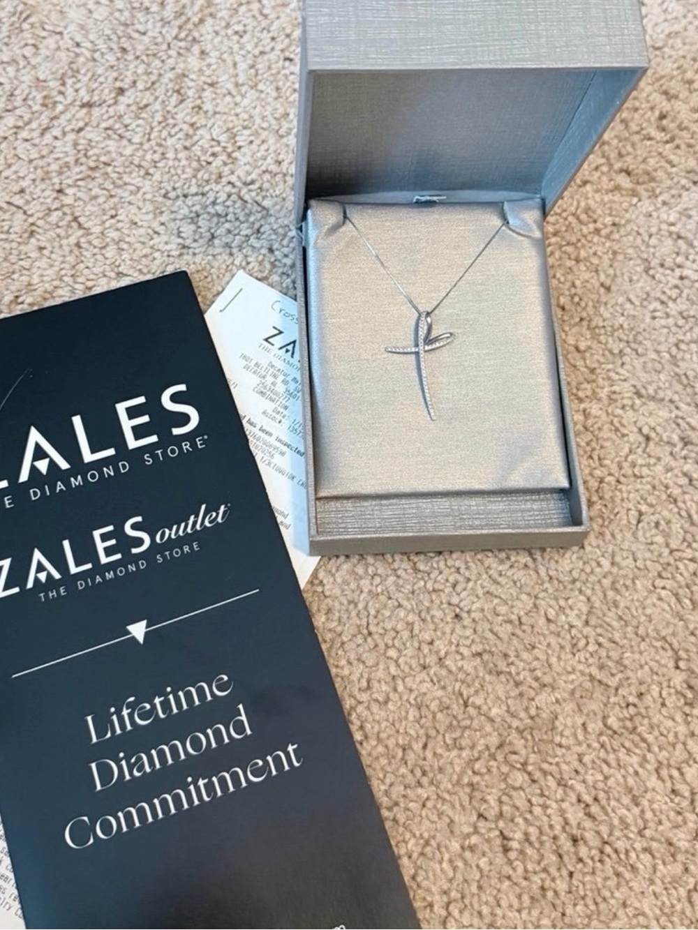 10K WG DIAMONDS NECKLACE